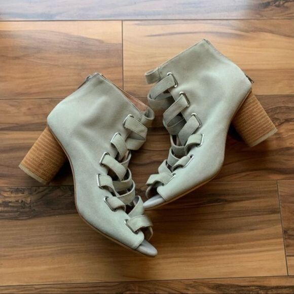 Jeffrey Campbell Salazar 8 - Picture 1 of 8